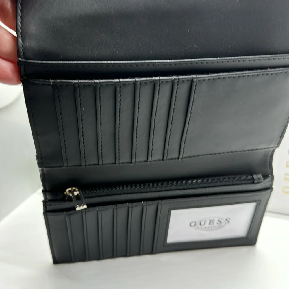 Guess Los Angeles Wallet new in original box
